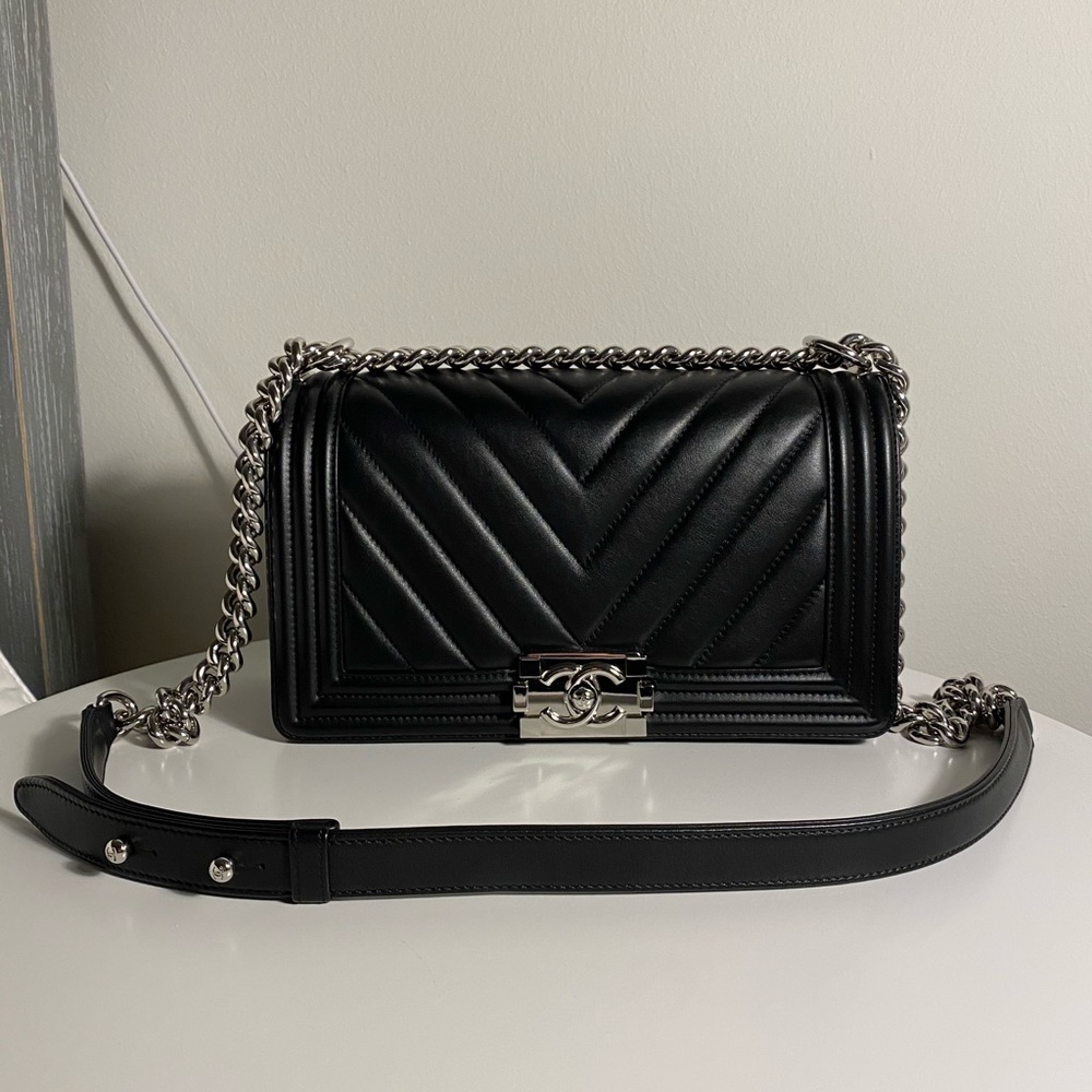 ❣️SOLD❣️ CHANEL Chevron Medium Le Boy